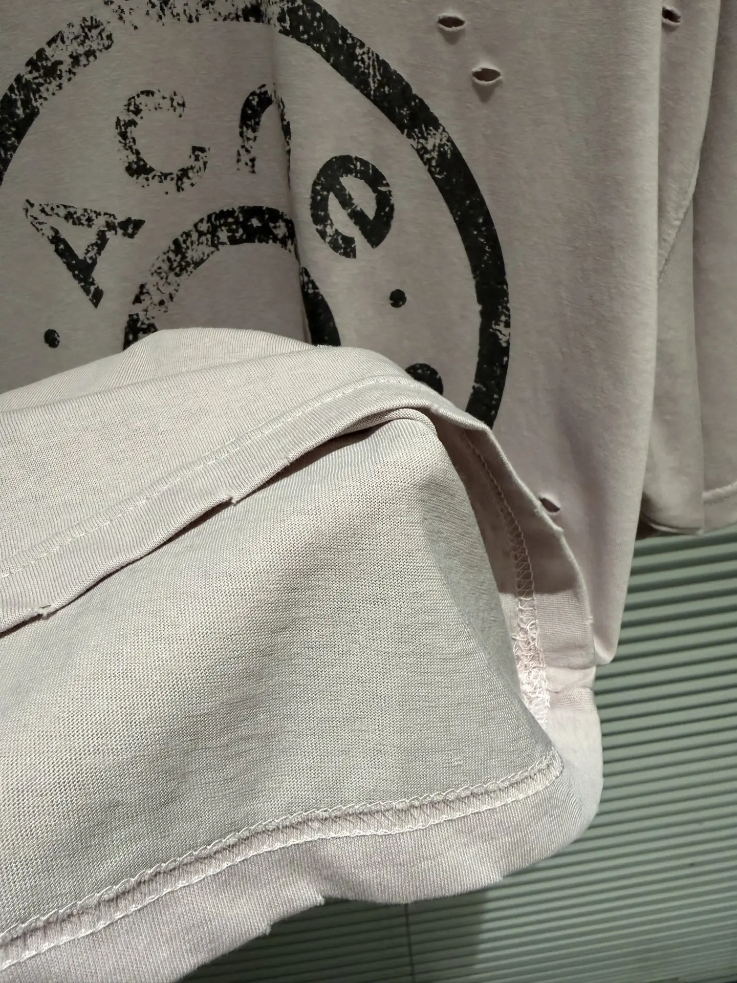 Distressed Logo-Print Cotton T-Shirt D9511775 — view 10
