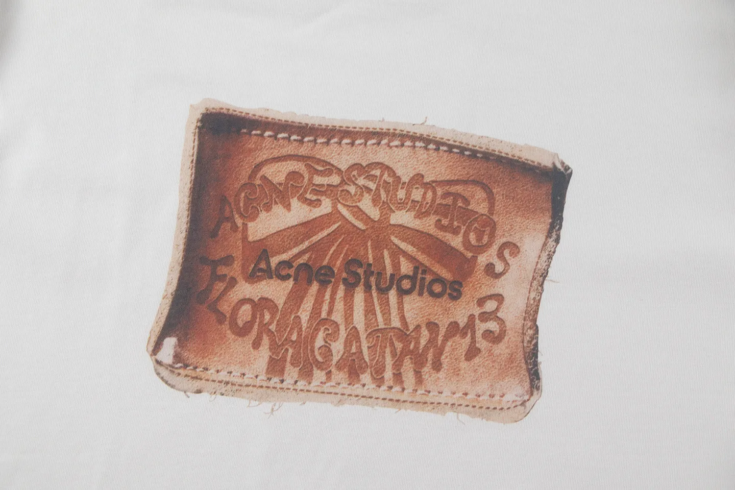 Distressed Patch Logo Oversized T-Shirt D10011797 — view 4