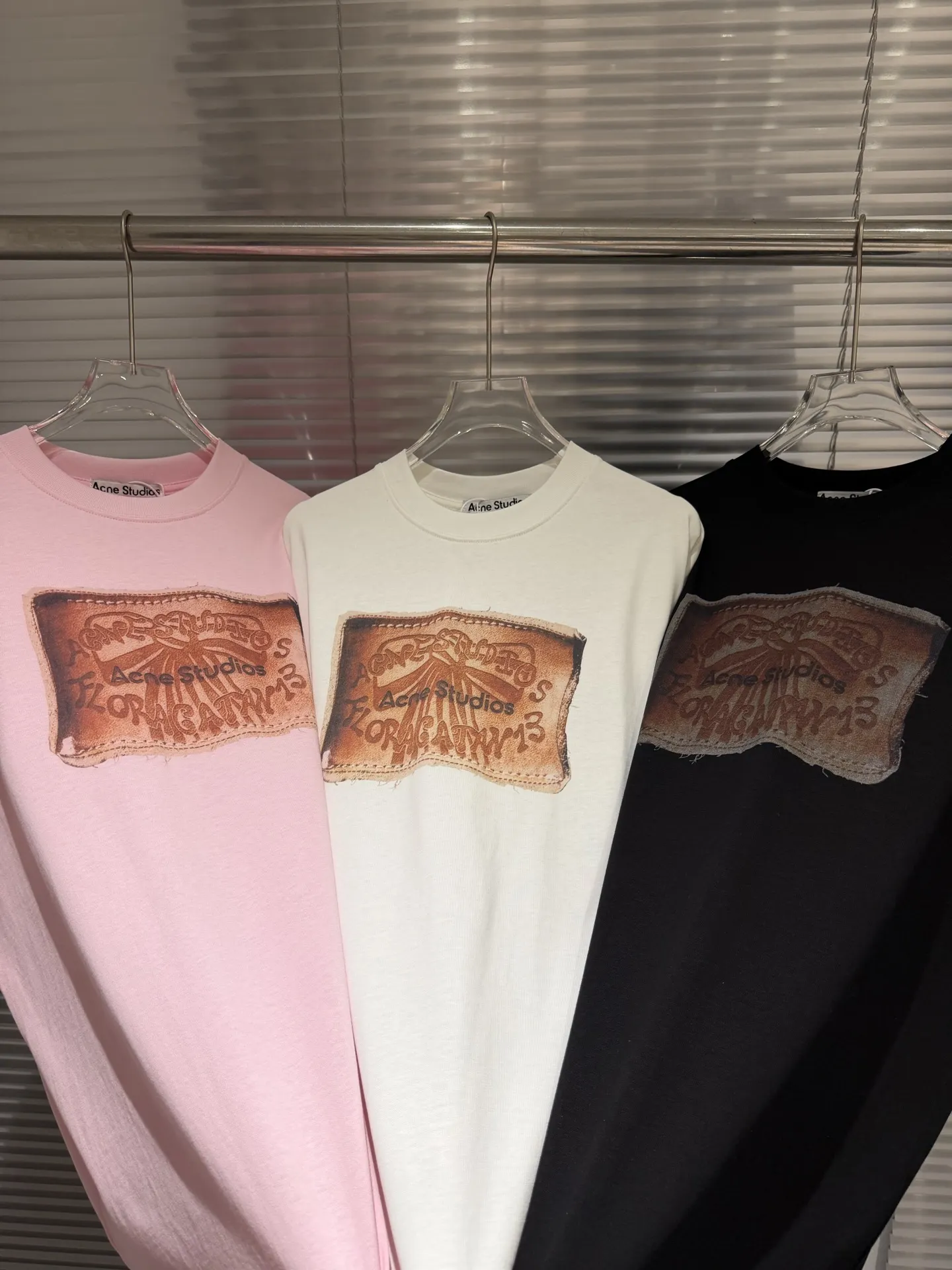 Distressed Patch Logo Oversized T-Shirt D10011795 — view 3