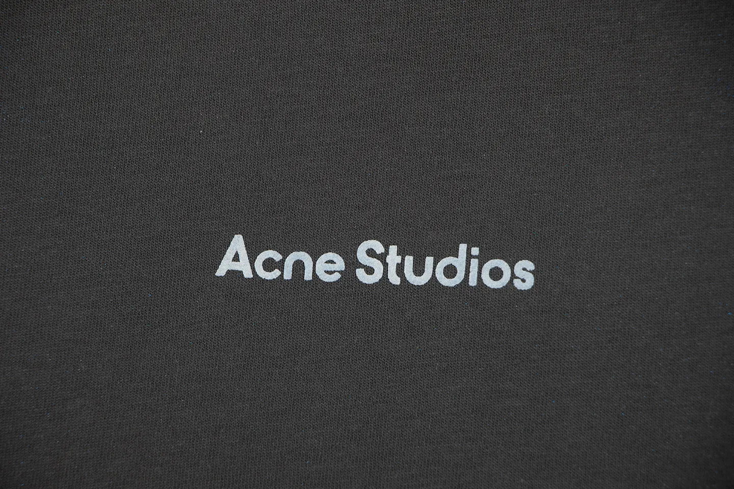 Logo-Print Iridescent Spray-Paint T-Shirt D11511809 — view 4