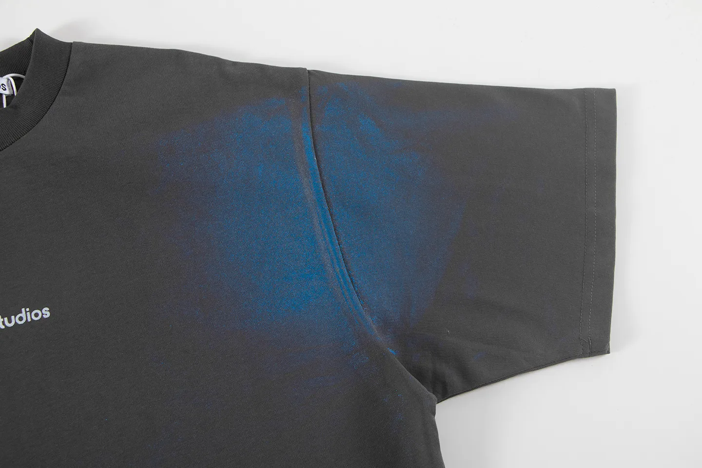 Logo-Print Iridescent Spray-Paint T-Shirt D11511809 — view 7