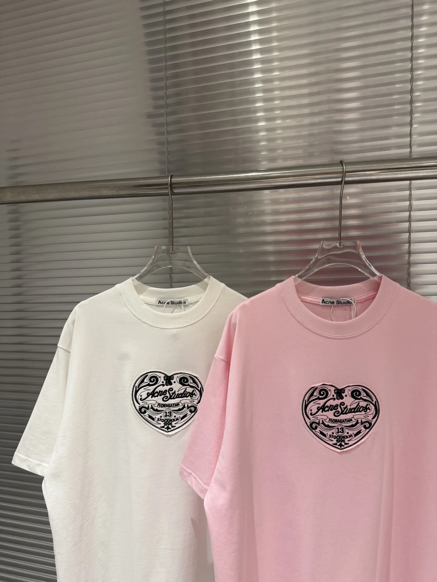 Heart Embroidery Oversized T-Shirt D10011810 — view 4