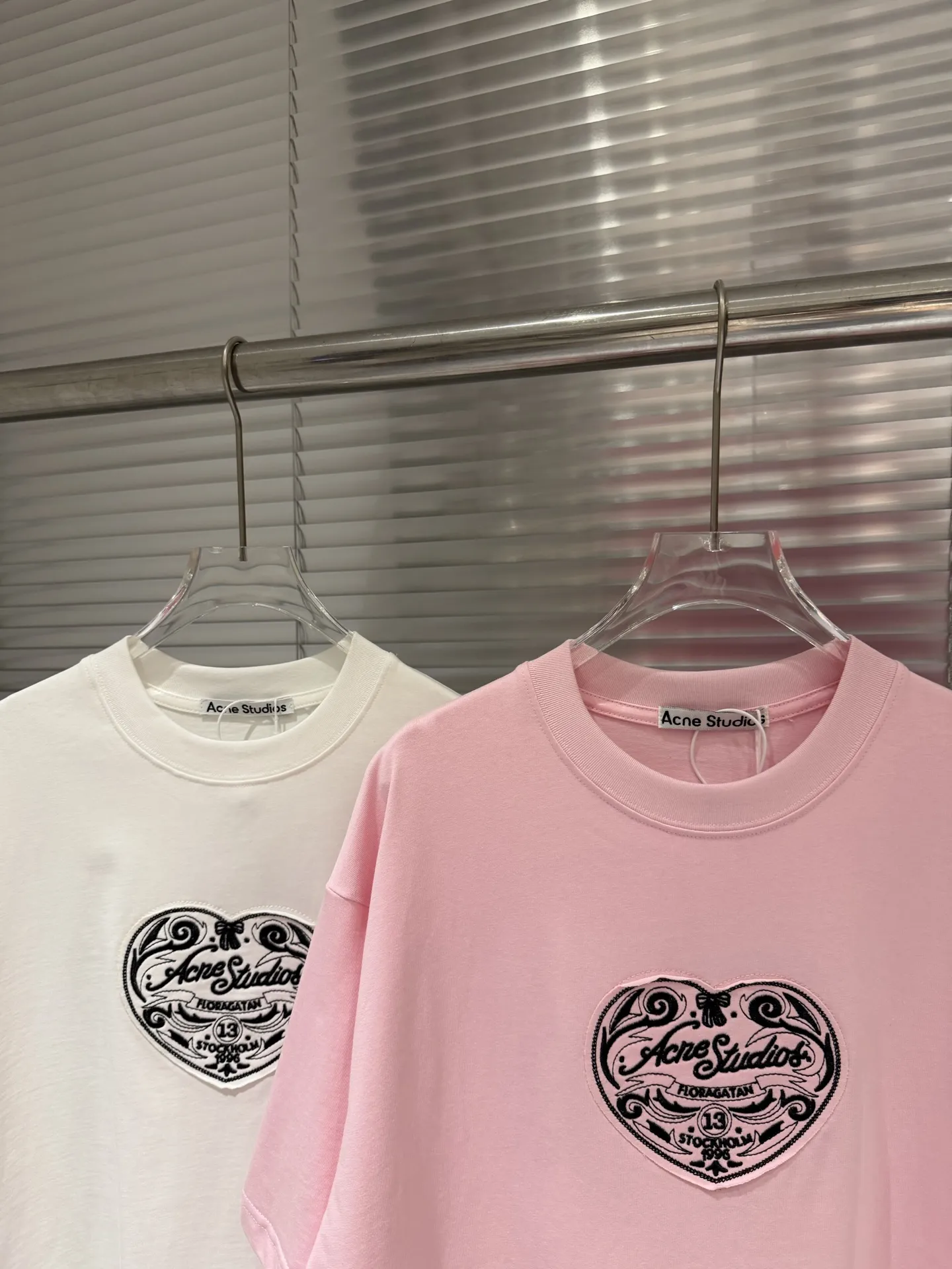 Heart Embroidery Oversized T-Shirt D10011810 — view 5