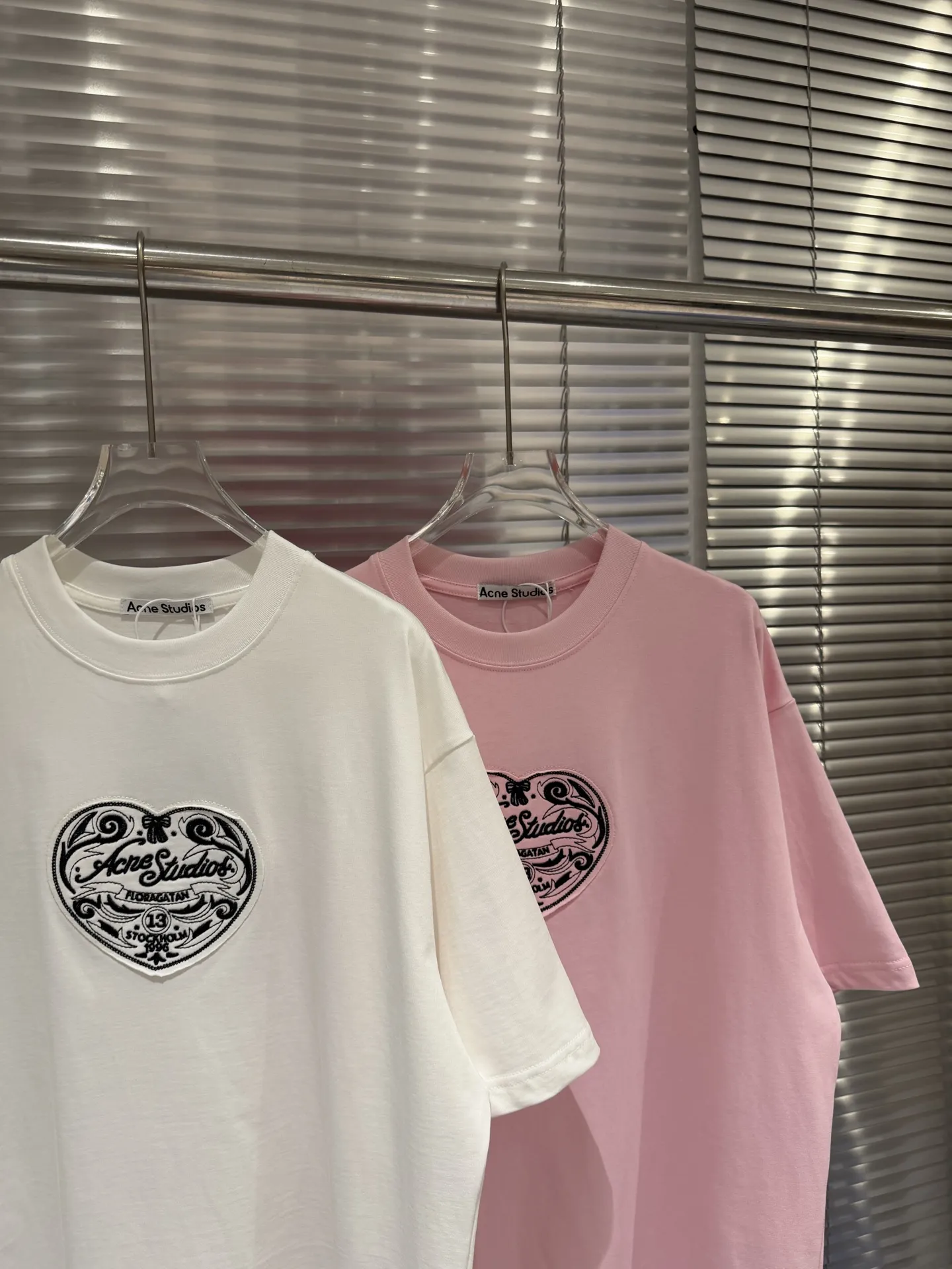 Heart Embroidery Oversized T-Shirt D10011810 — view 6