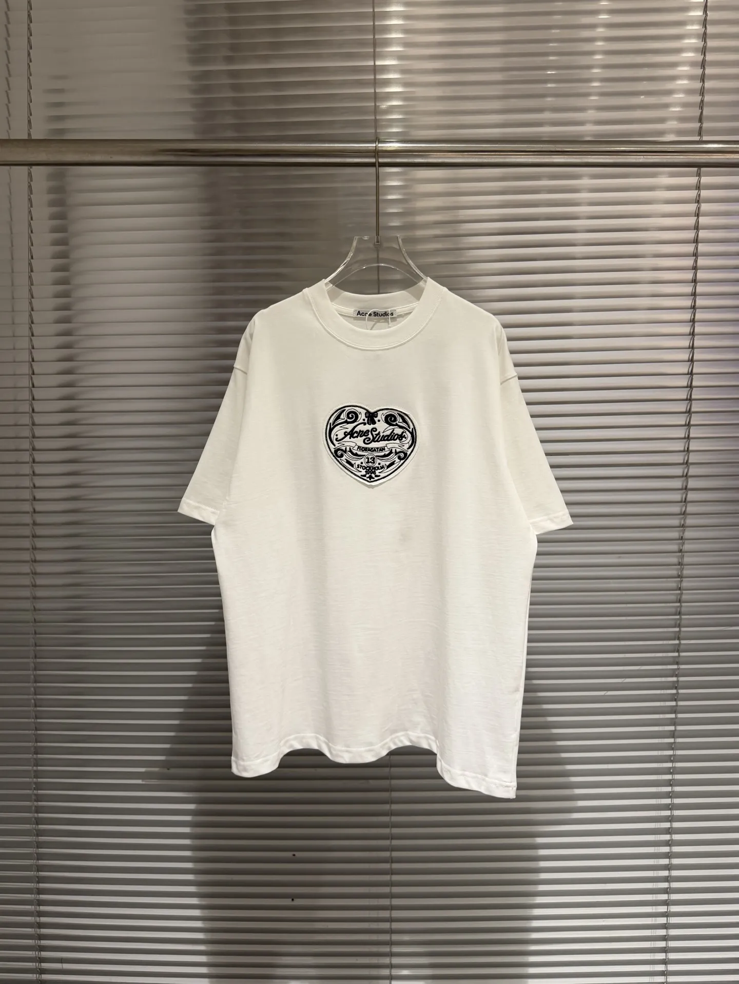 Heart Embroidery Oversized T-Shirt D10011810 — view 8