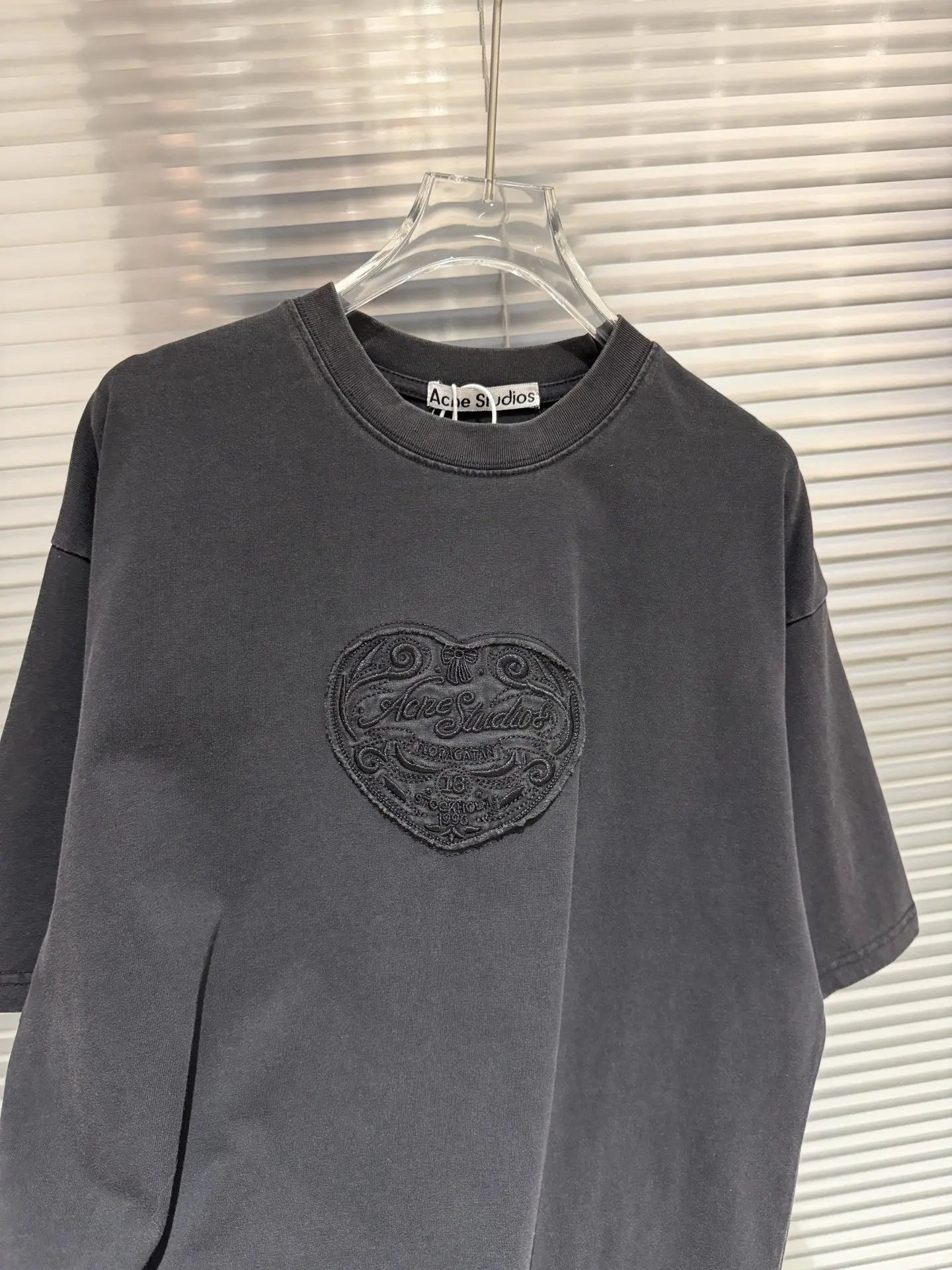 Heart Embroidery Oversized T-Shirt D10011810 — view 14