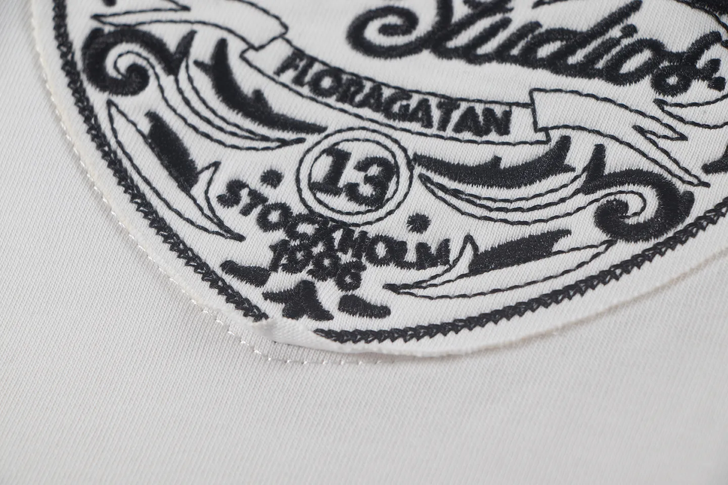 Heart Embroidery Oversized Cotton T-Shirt D10011811 — view 7