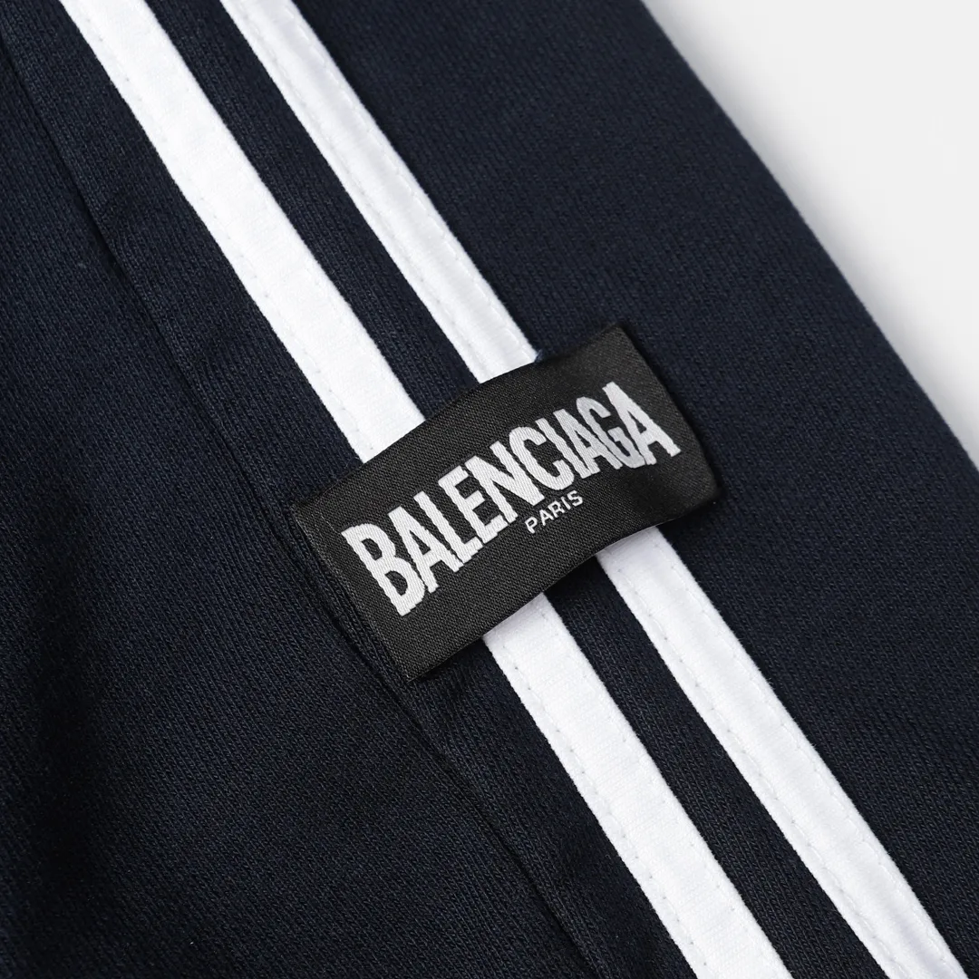 Distressed Logo-Print Cotton-Jersey Shorts D19013251 — view 8