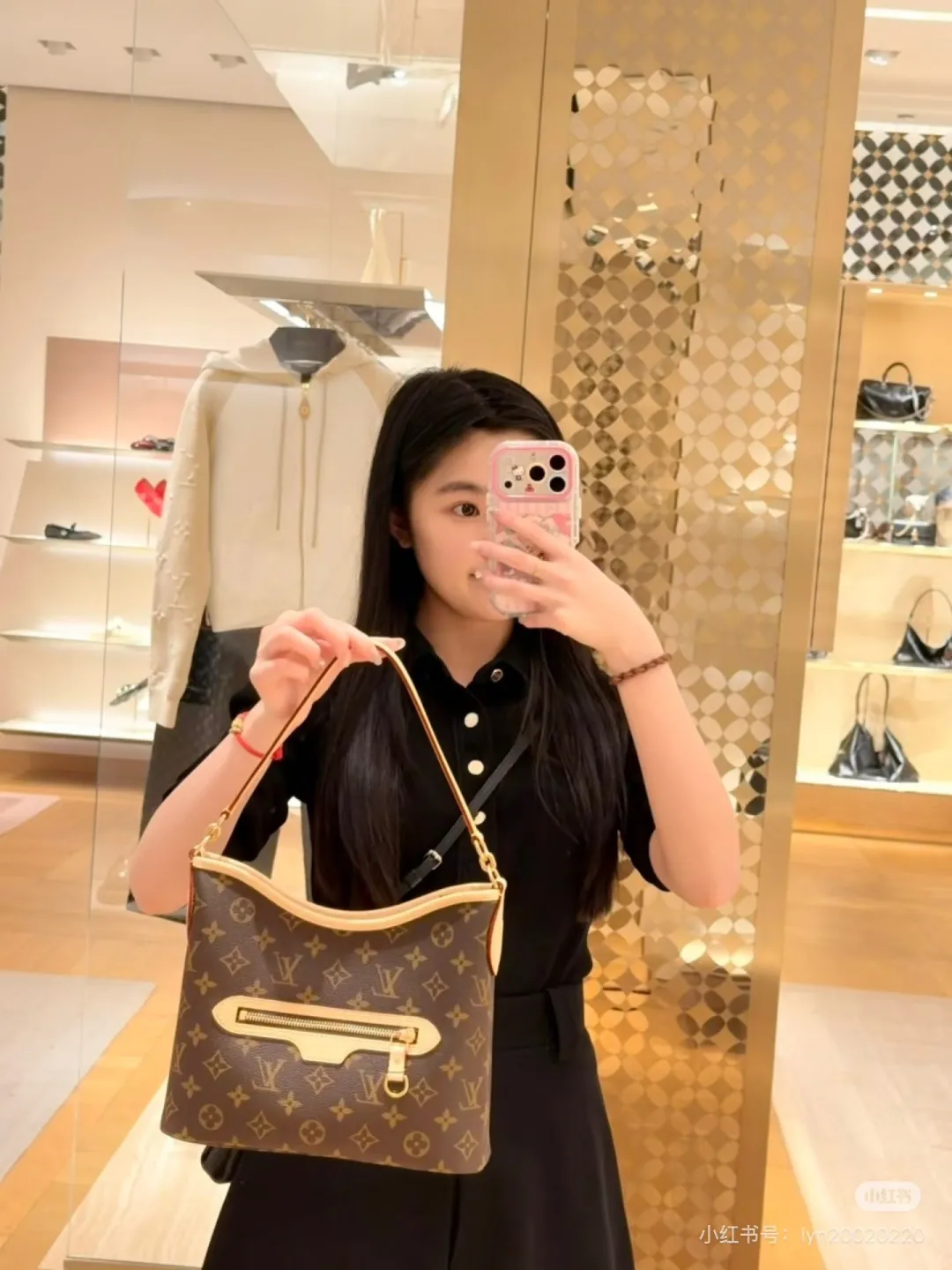 Monogram Canvas Lineup Tote Bag D35517877 — view 2