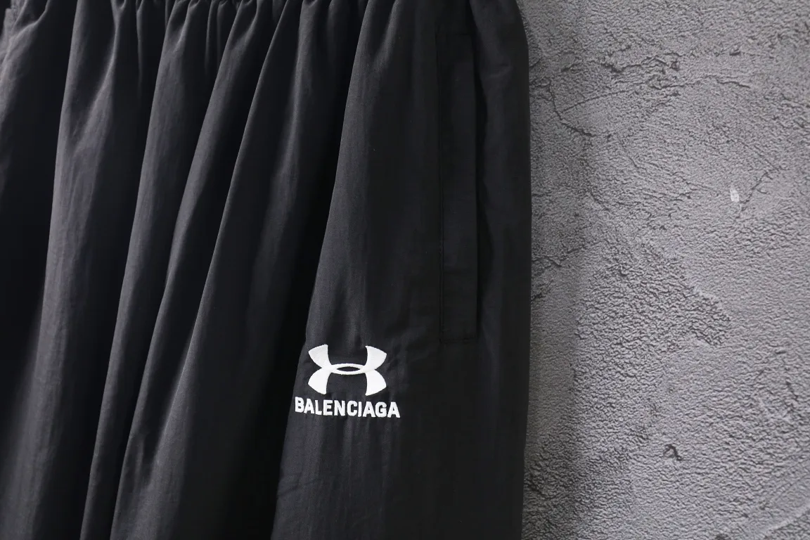 Logo-Print Wide-Leg Shell Track Pants D29912979 — view 3