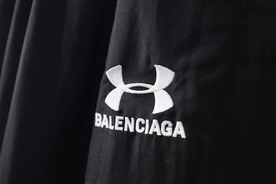Logo-Print Wide-Leg Shell Track Pants D29912979 — view 6