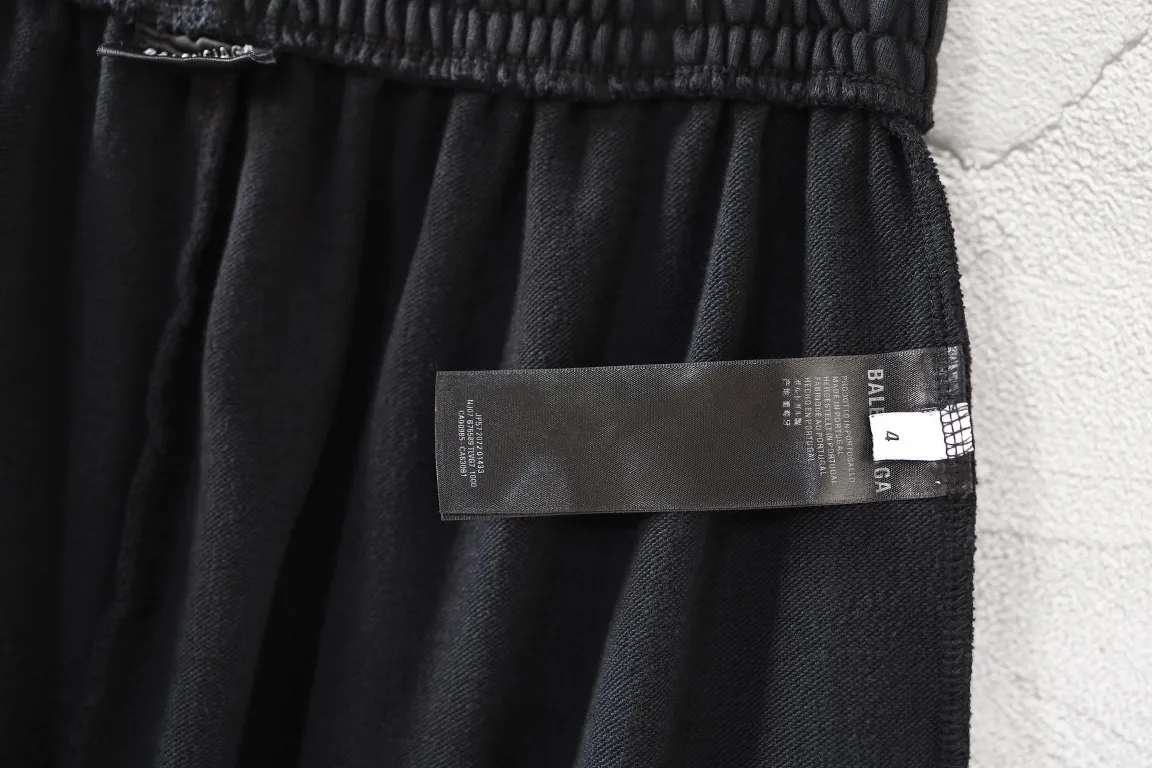 Logo-Embroidered Wide-Leg Sweatpants D26512961 — view 8
