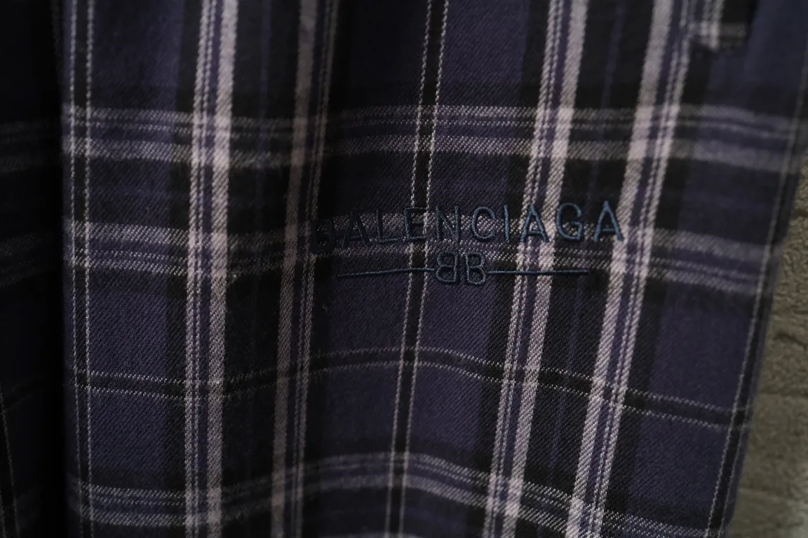 Plaid Embroidered Wide-Leg Trousers D24912959 — view 3