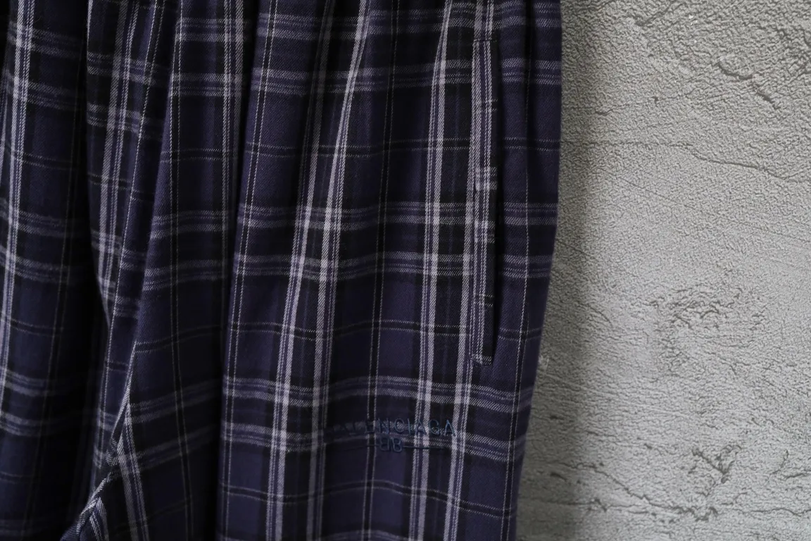 Plaid Embroidered Wide-Leg Trousers D24912959 — view 4