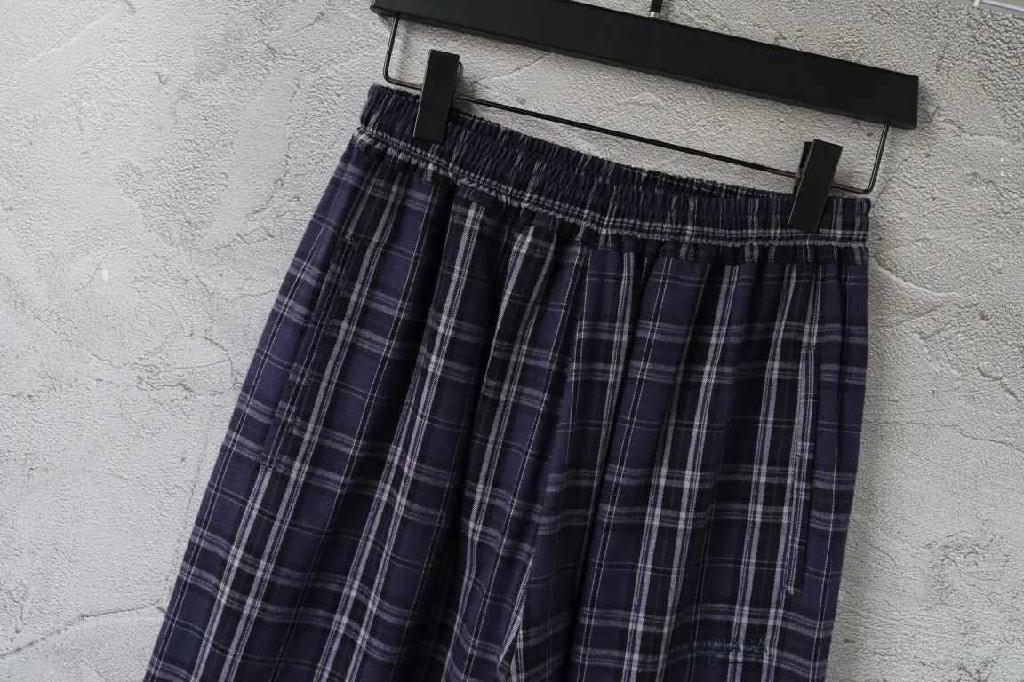 Plaid Embroidered Wide-Leg Trousers D24912959 — view 5