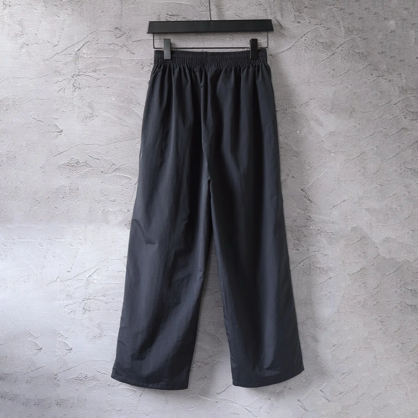 Embroidered Logo Woven Track Pants D22522591 — view 2