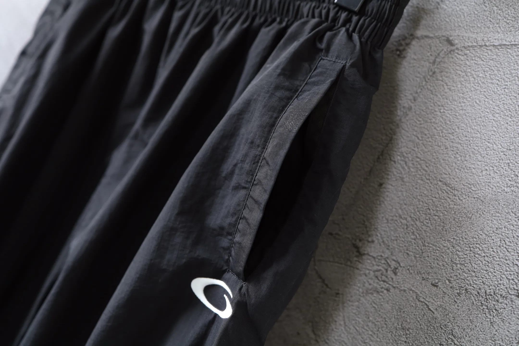 Embroidered Logo Woven Track Pants D22522591 — view 3