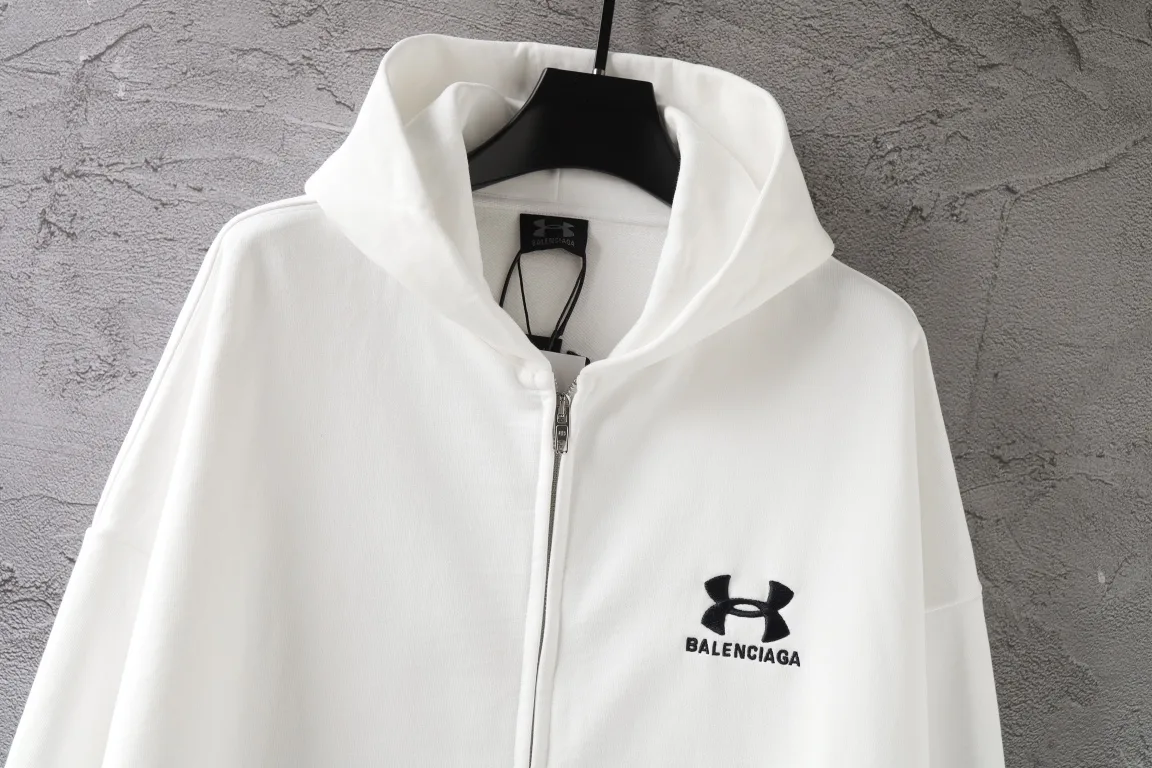 Logo Embroidered Zip-Up Hoodie D23922622 — view 3