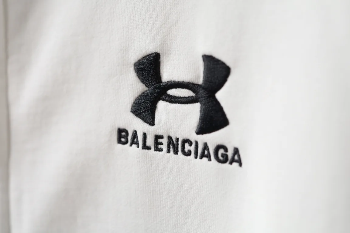 Logo Embroidered Zip-Up Hoodie D23922622 — view 4