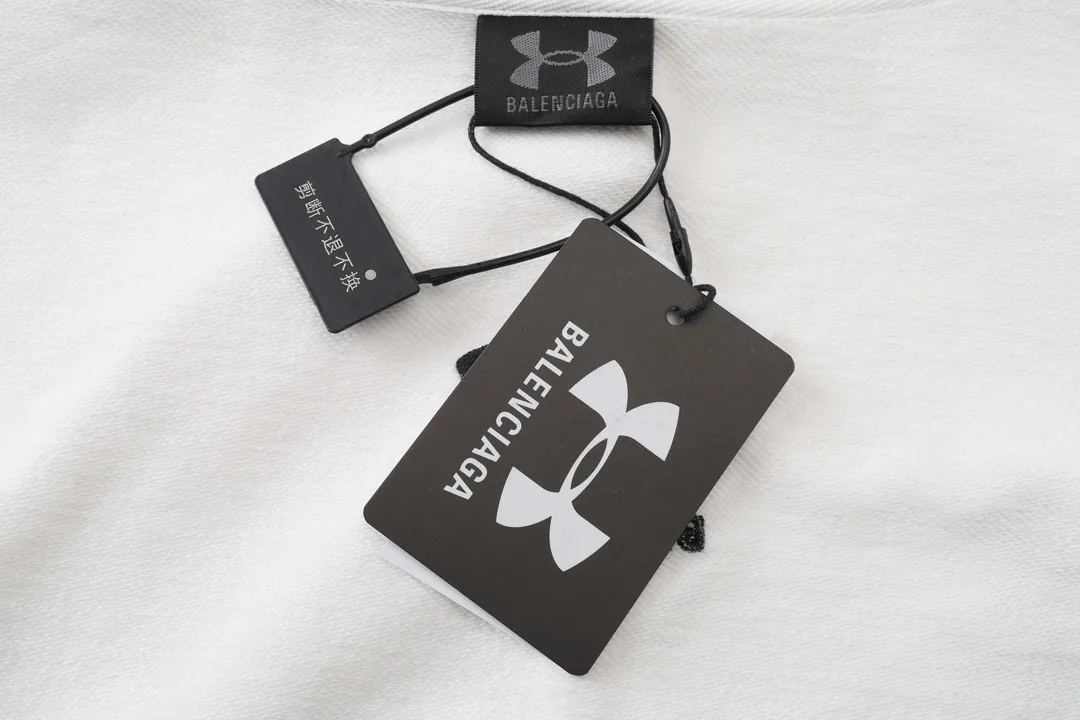 Logo Embroidered Zip-Up Hoodie D23922622 — view 17