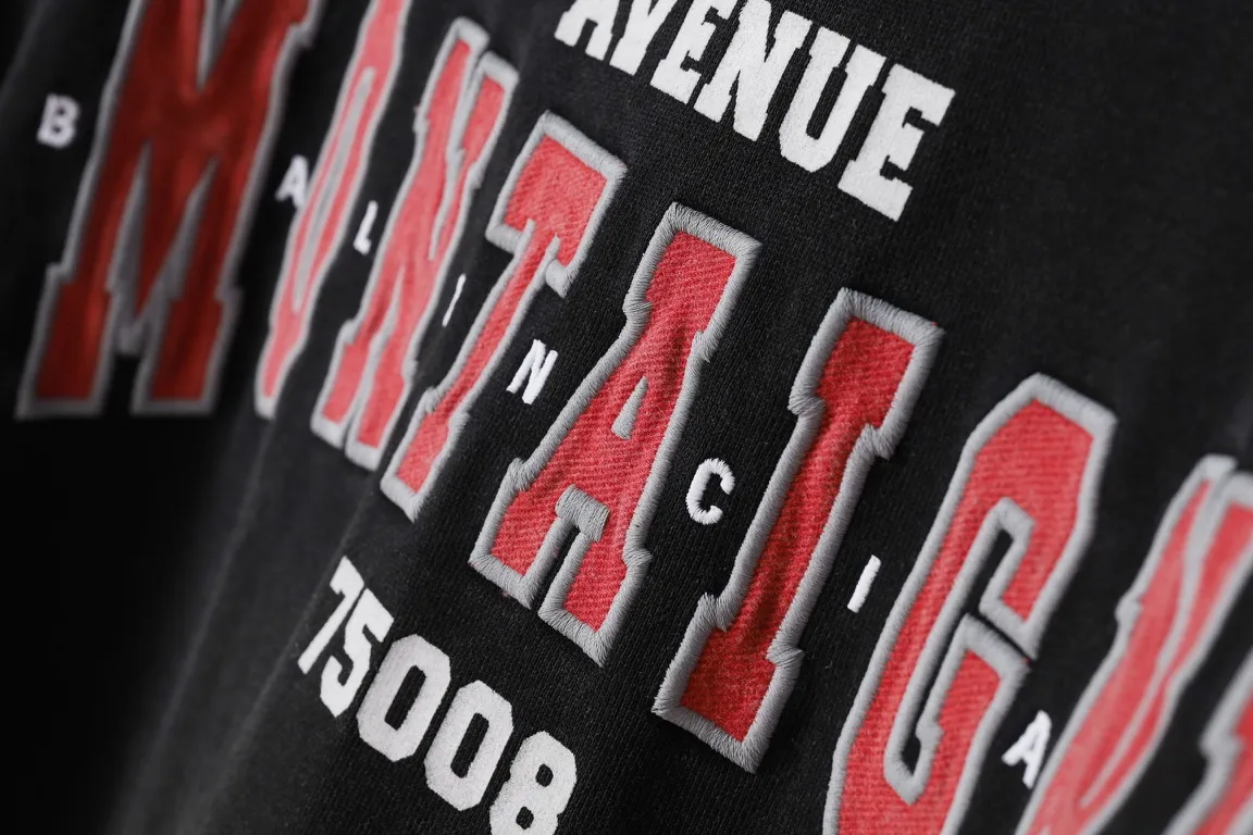 Avenue Montaigne Embroidered Logo Hoodie D26522624 — view 3