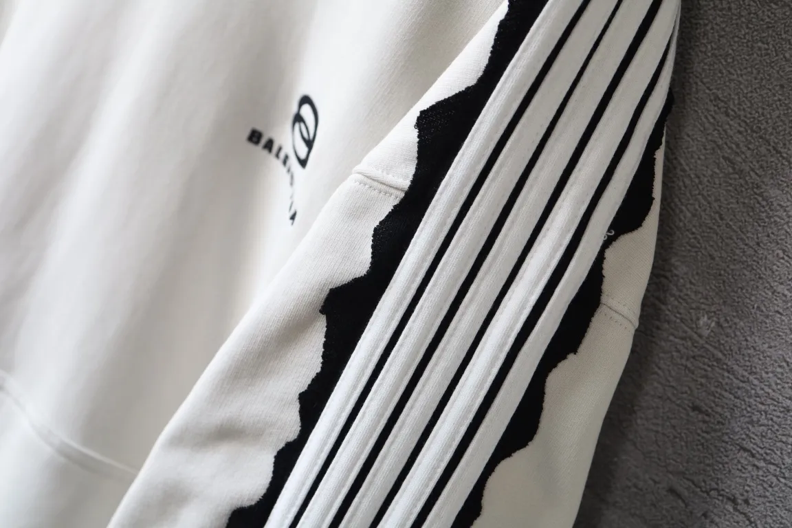 Unity Logo Embroidered Striped Hoodie D29922626 — view 7