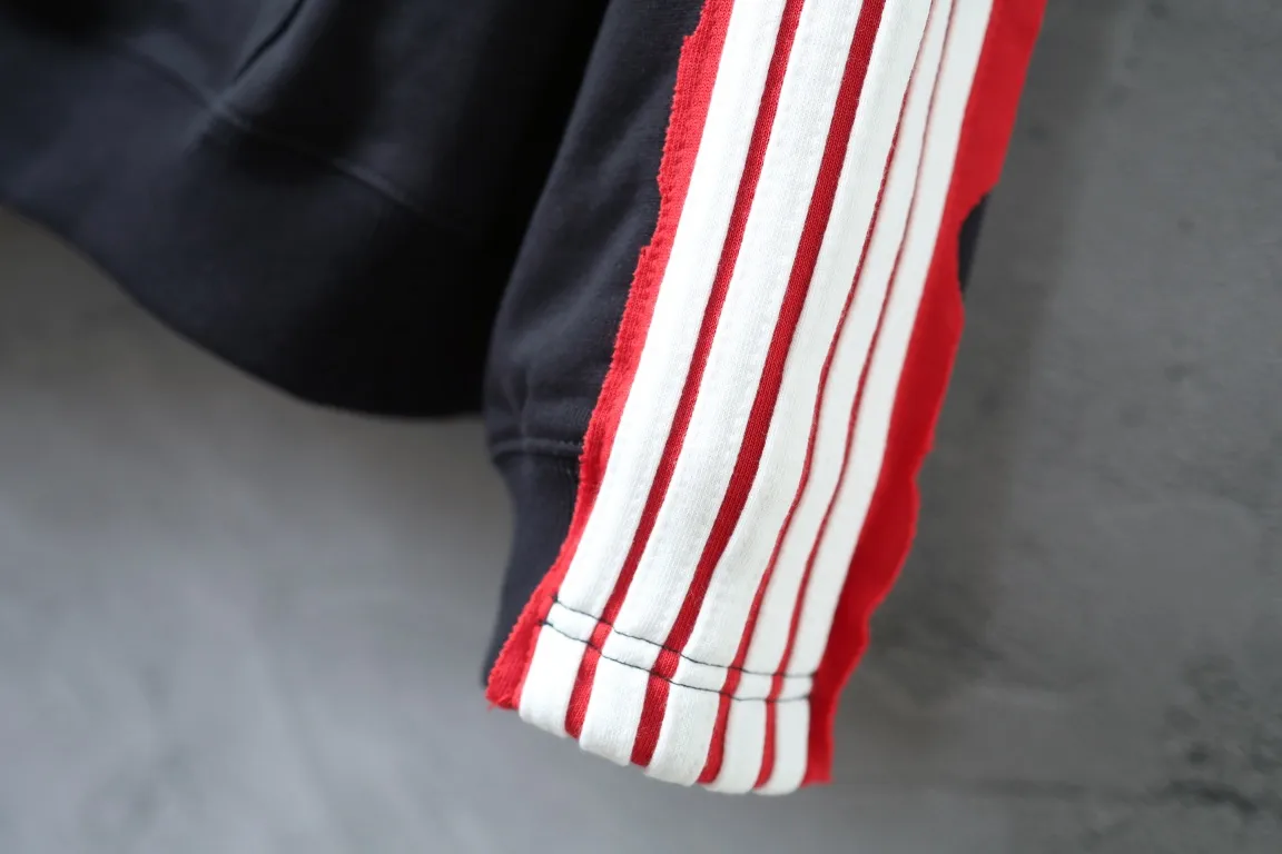 Logo Embroidered Stripe-Sleeve Cotton Hoodie D29922625 — view 3
