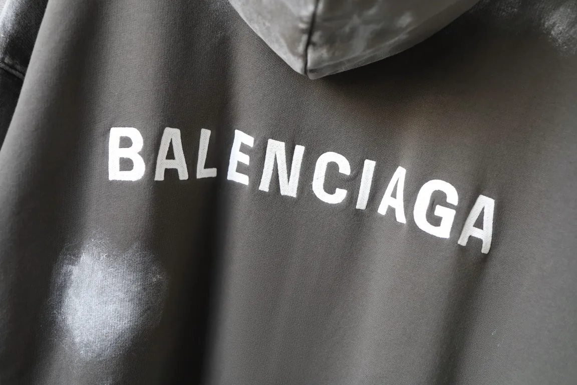Logo Embroidered Mud-Wash Distressed Hoodie D31920096 — view 5
