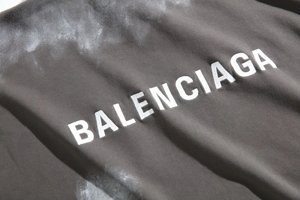 Logo Embroidered Mud-Wash Distressed Hoodie D31920096 — view 12