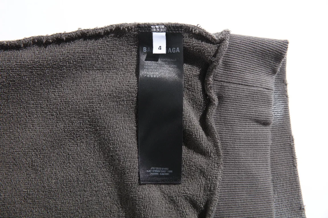Logo Embroidered Mud-Wash Distressed Hoodie D31920096 — view 17
