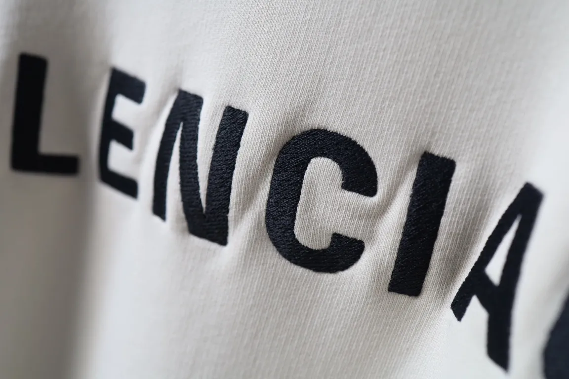 Logo-Print Button-Neck Oversized Hoodie D26922638 — view 6