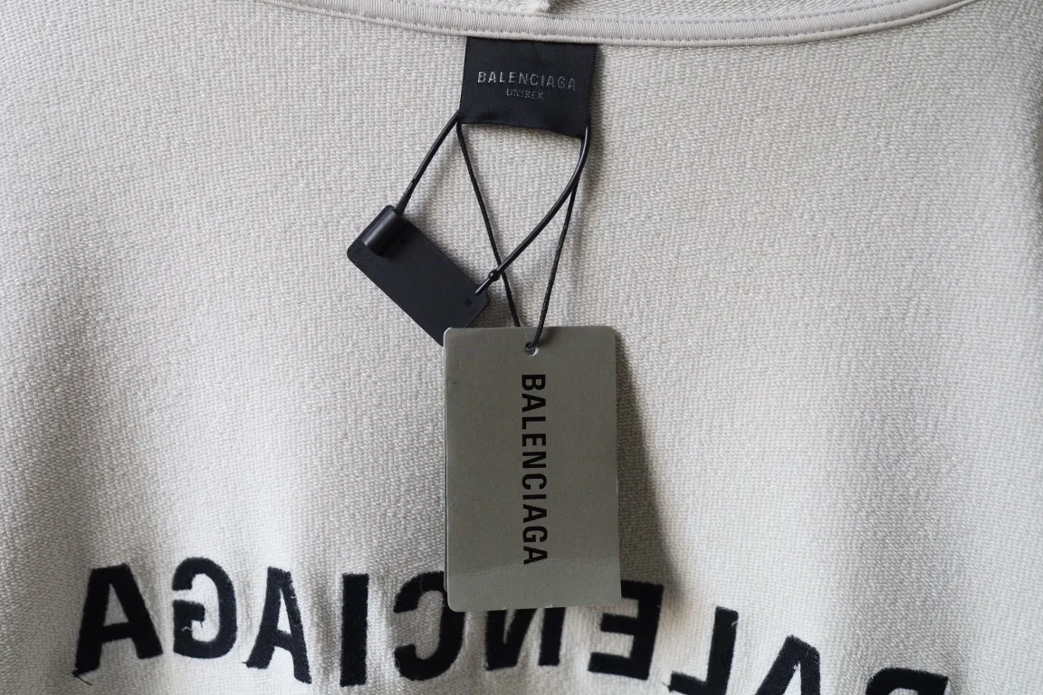 Logo-Print Button-Neck Oversized Hoodie D26922638 — view 8
