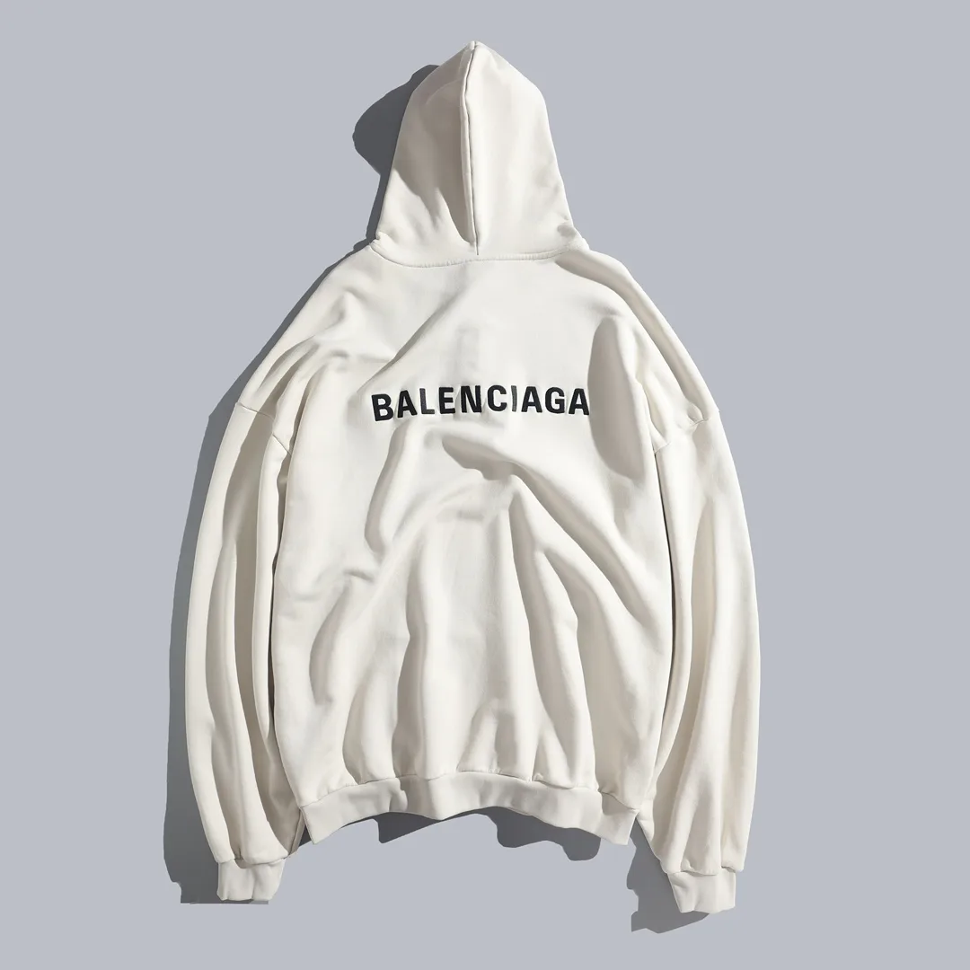 Logo-Print Button-Neck Oversized Hoodie D26922638 — view 11