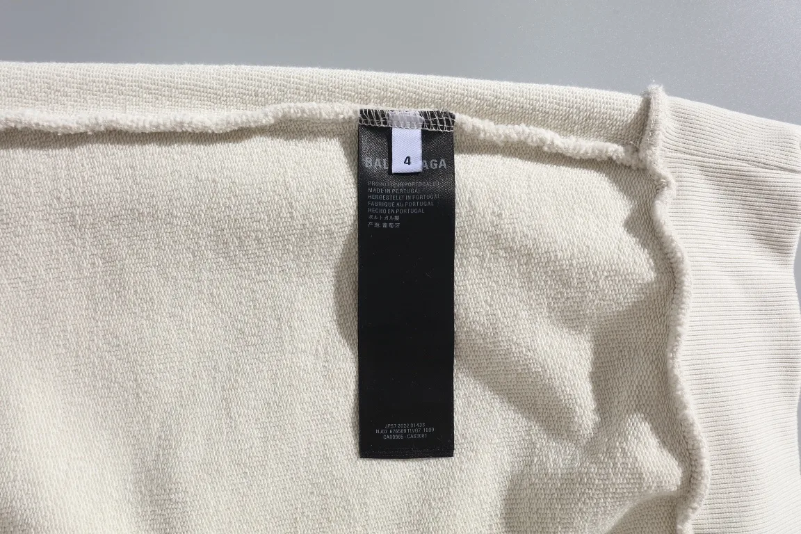 Logo-Print Button-Neck Oversized Hoodie D26922638 — view 18