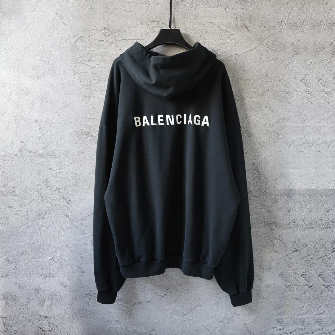 Logo-Print Button-Neck Oversized Hoodie D26922638 — view 20