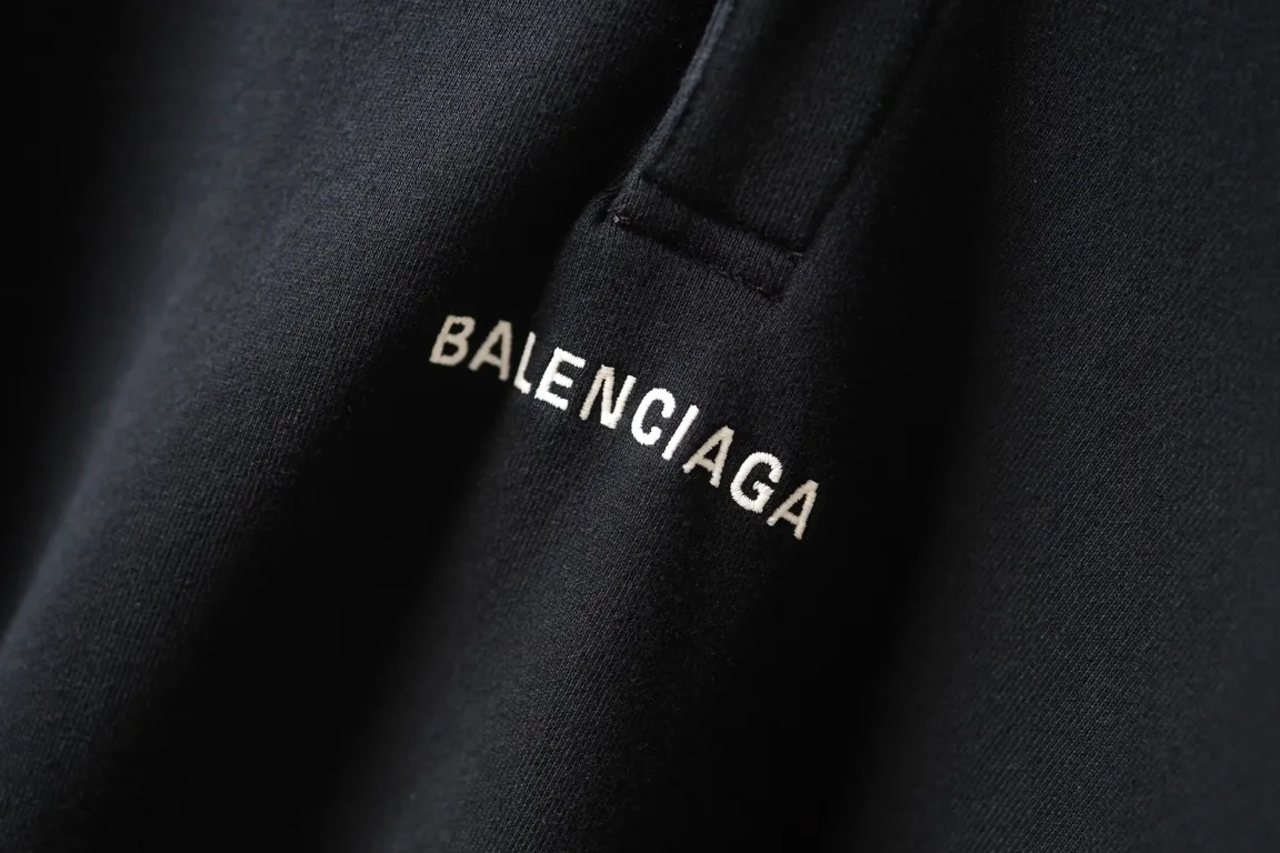 Logo-Print Button-Neck Oversized Hoodie D26922638 — view 22