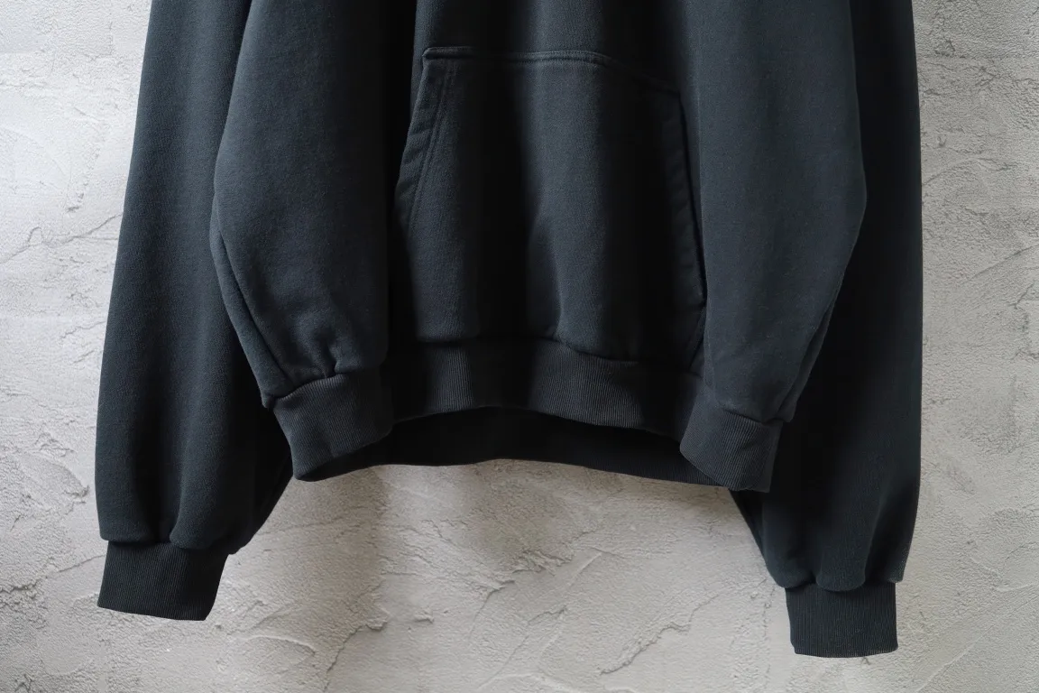 Logo-Print Button-Neck Oversized Hoodie D26922638 — view 23