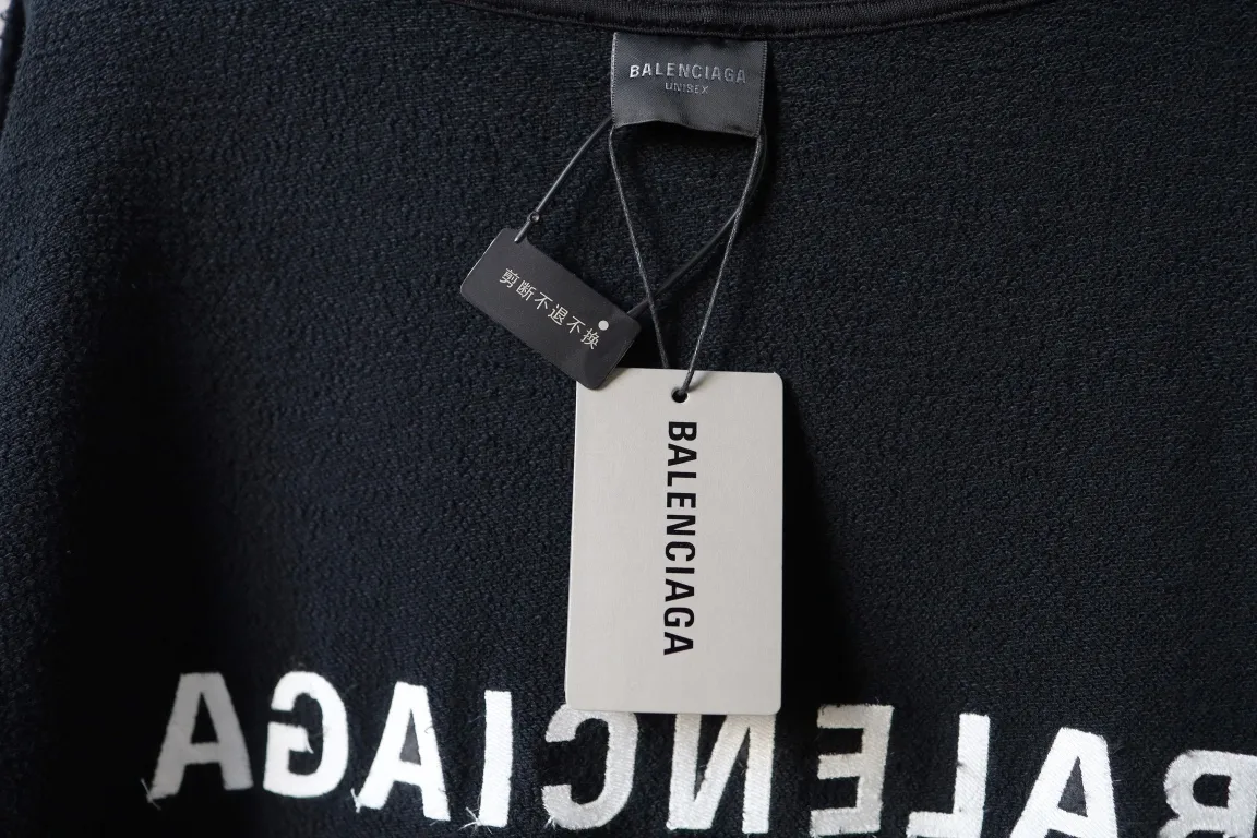 Logo-Print Button-Neck Oversized Hoodie D26922638 — view 26