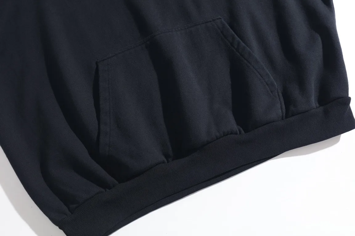Logo-Print Button-Neck Oversized Hoodie D26922638 — view 33