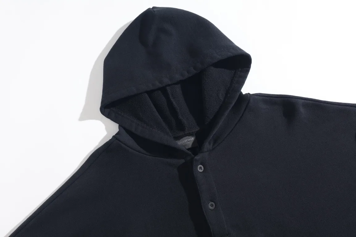 Logo-Print Button-Neck Oversized Hoodie D26922638 — view 34