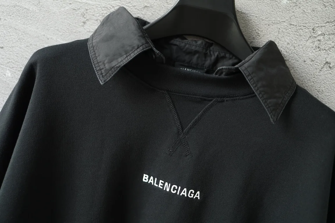 Logo Embroidered Layered-Collar Sweatshirt D27920089 — view 15