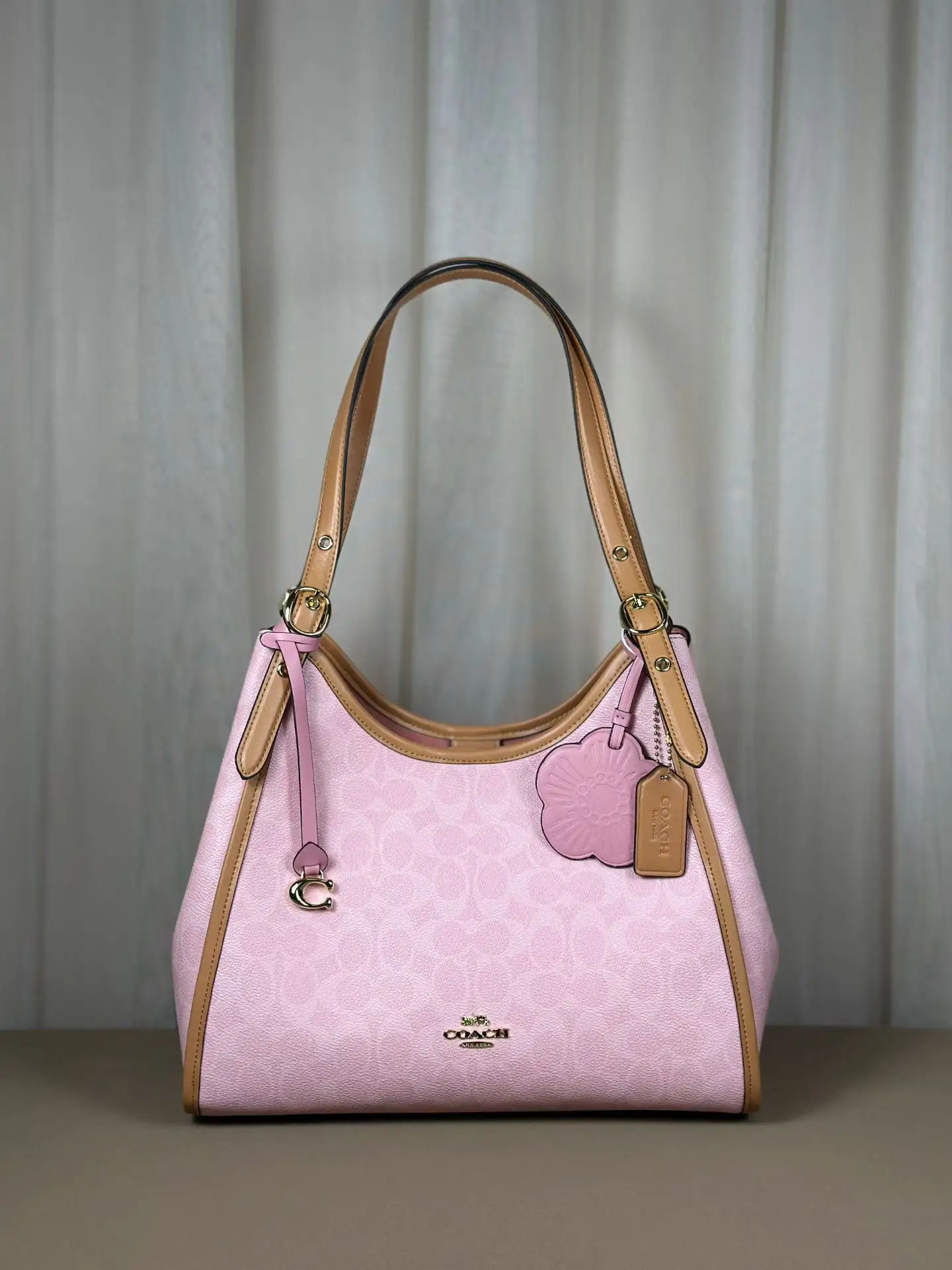 Erin Signature Canvas Shoulder Bag D39018241