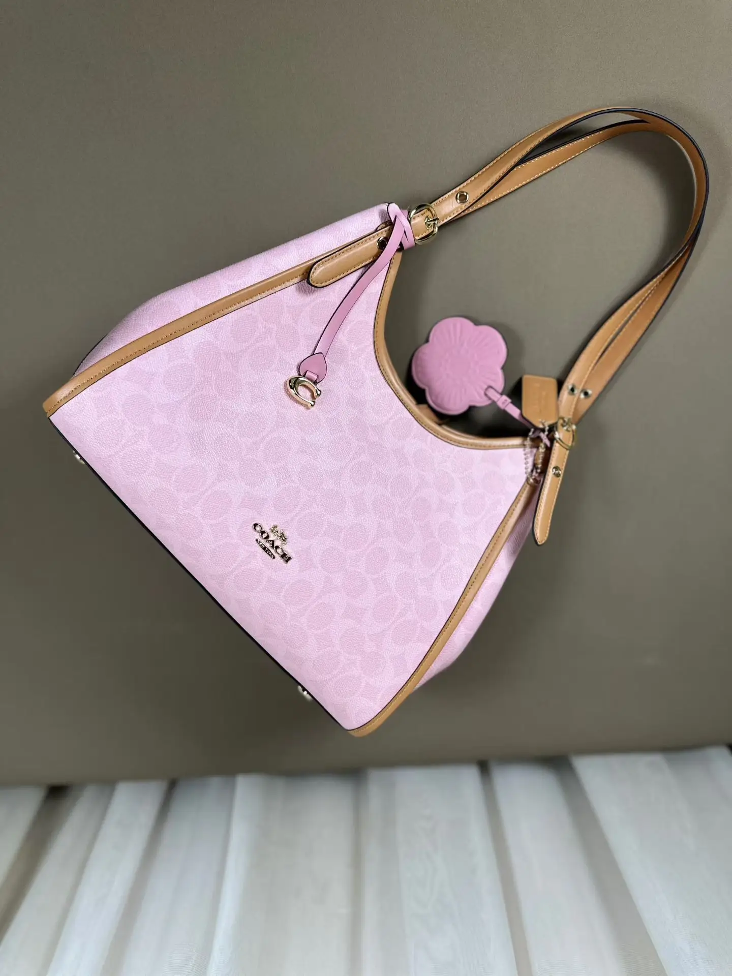 Erin Signature Canvas Shoulder Bag D39018241 — view 7