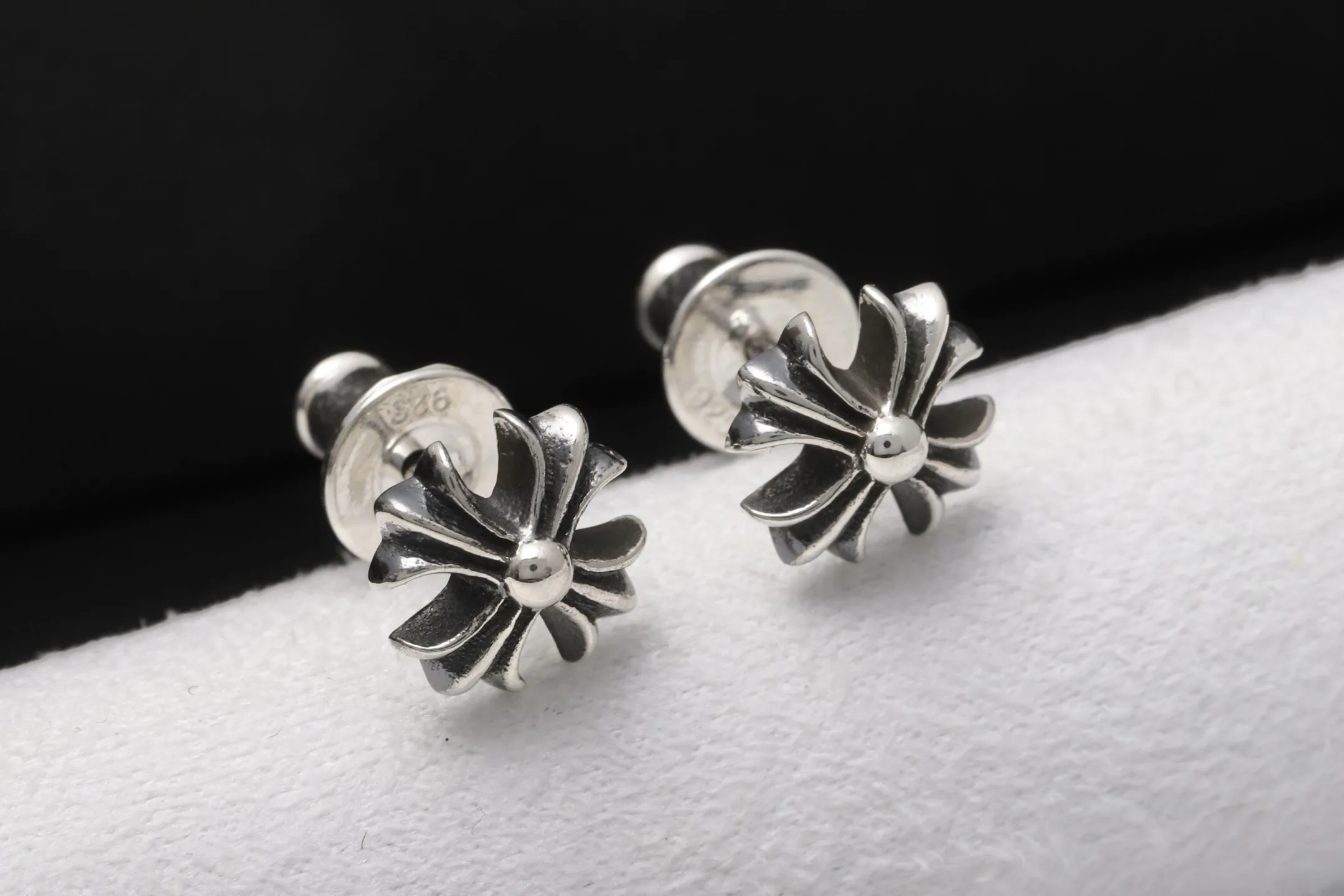 Cross Flower Stud Earrings (Sterling Silver) D14018438 — view 4