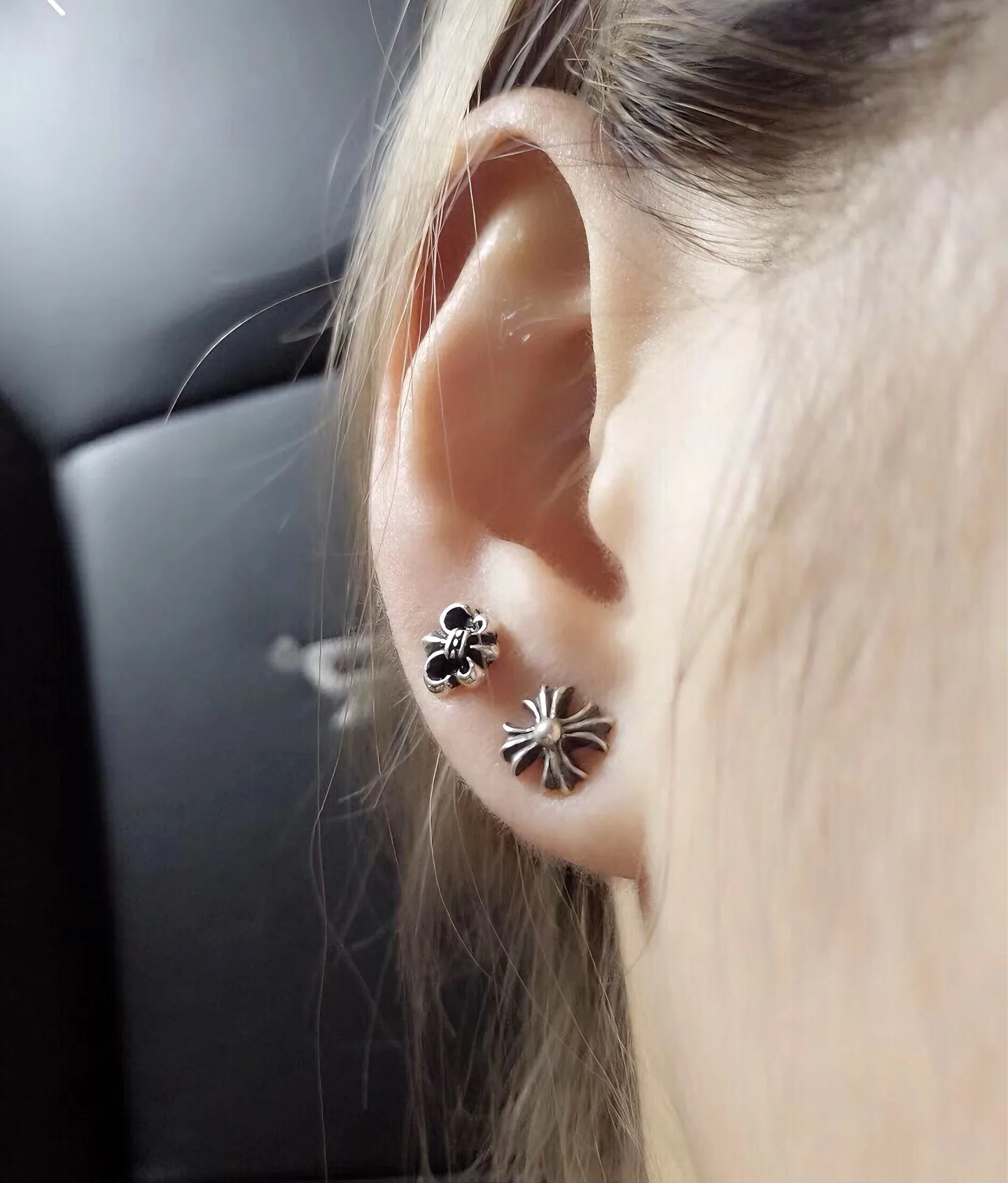 Cross Flower Stud Earrings (Sterling Silver) D14018438 — view 7