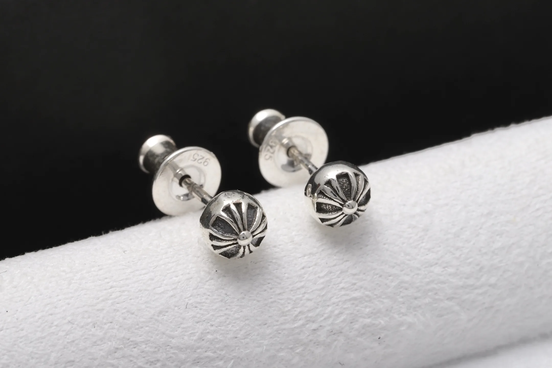Chrome Hearts-Inspired Cross Ball Stud Earrings D14018437 — view 4
