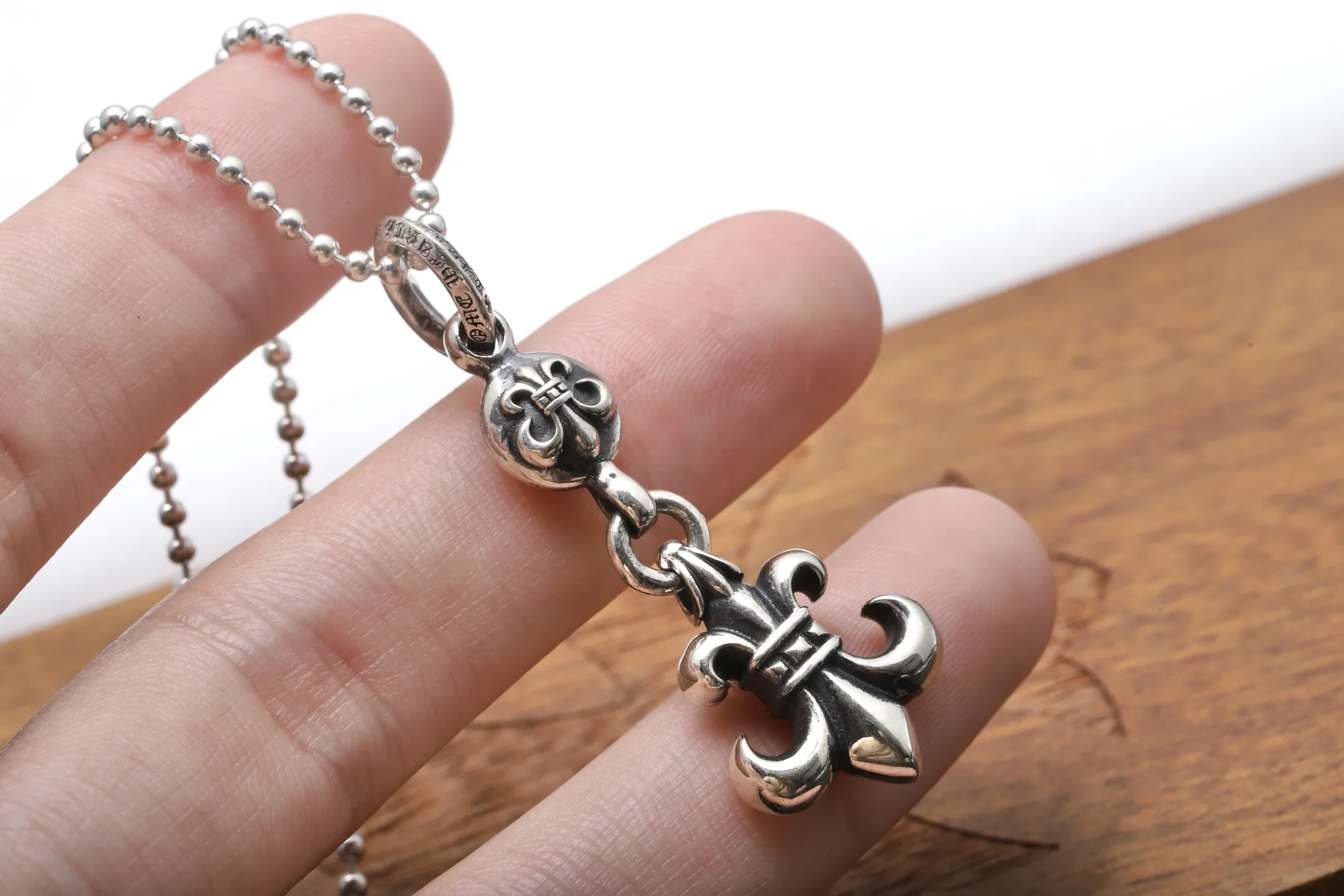 Fleur-de-Lis Pendant Necklace (Sterling Silver) D56018444 — view 4
