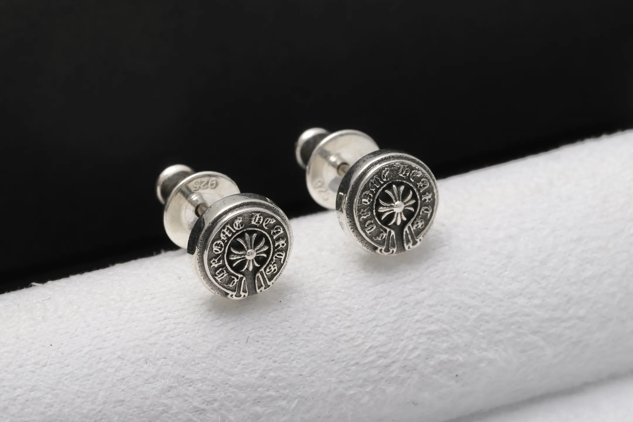 Horseshoe Engraved Sterling Silver Stud Earrings D14518435 — view 4