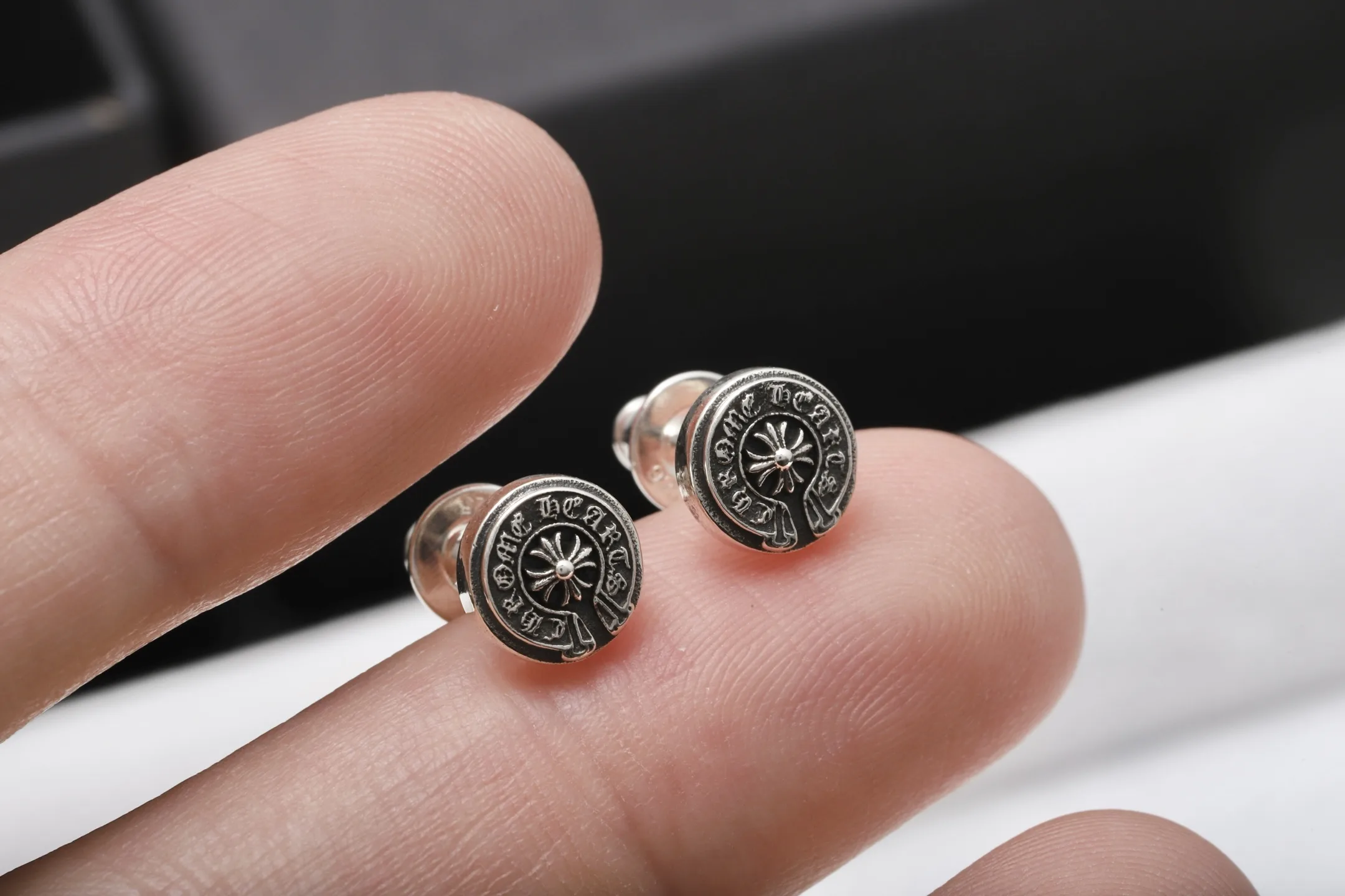 Horseshoe Engraved Sterling Silver Stud Earrings D14518435 — view 5