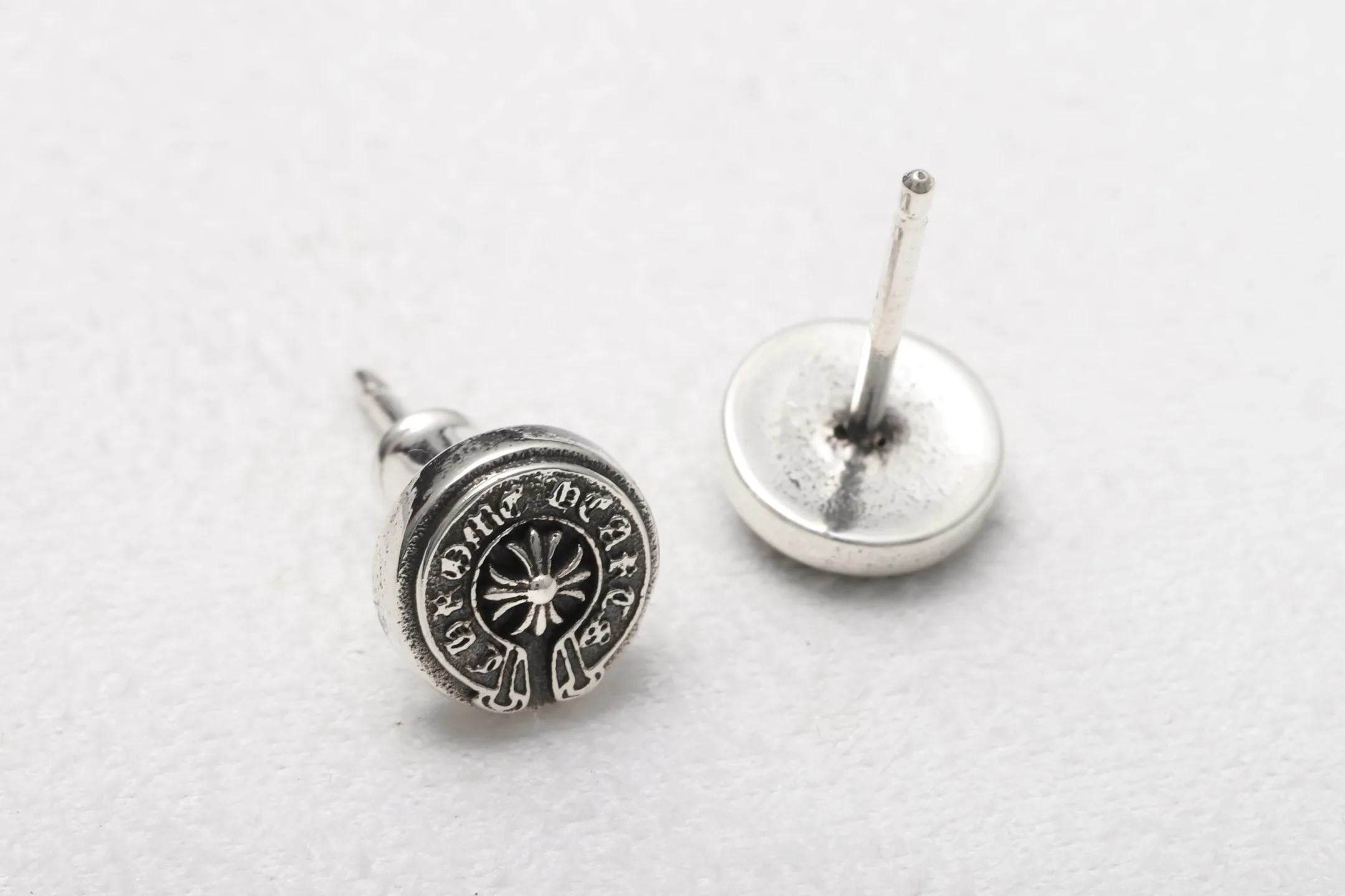 Horseshoe Engraved Sterling Silver Stud Earrings D14518435 — view 6
